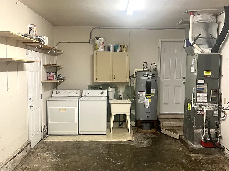 516 NW Forest St — Photo 27