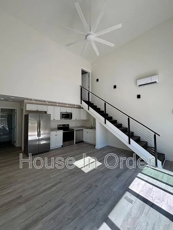 2 bed, 2.0 bath, 893 sqft, $1,800 — Photo 2