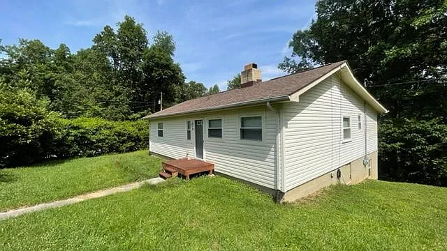 455 East Dr — Photo 2