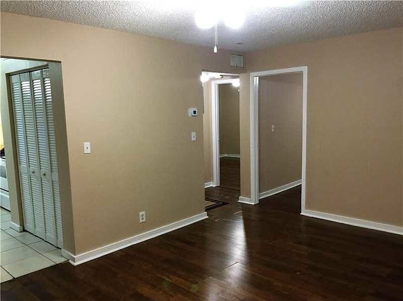 2nd image of 2920 Pierce St APT 6