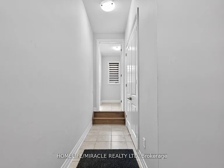 1032 Edinburgh Dr — Photo 23