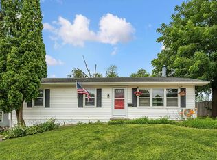 525 30th Ave N, Clinton, IA 52732