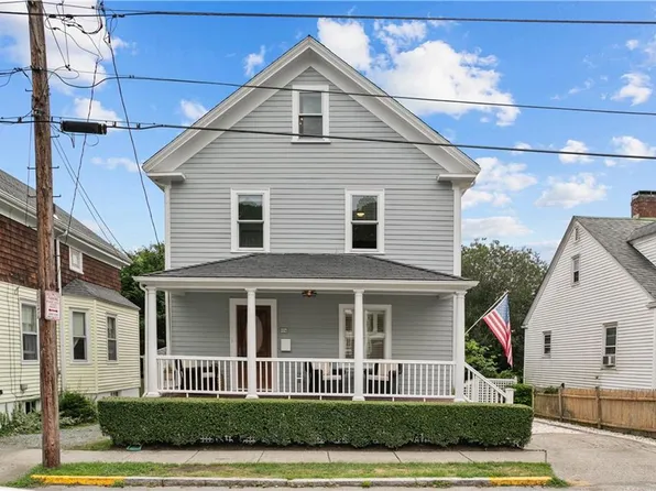 68 1/2 Roseneath Ave, Newport, RI 02840