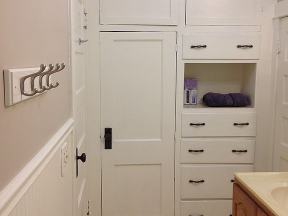5th image of 409 N 4th St