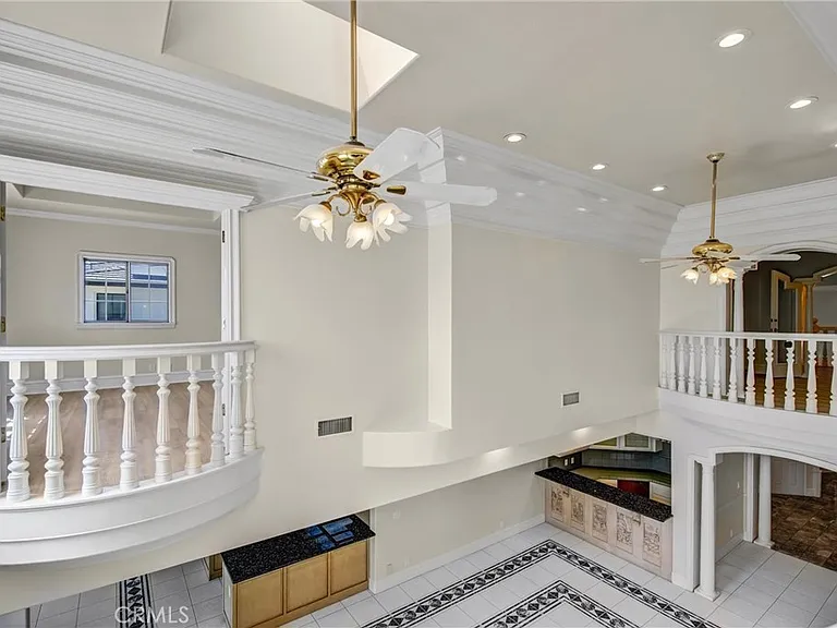 1410 S 10th Ave — Photo 24
