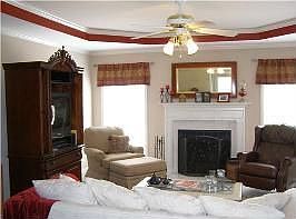 3rd image of 1078 Nichols Cir E