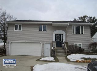 1944 32nd St, Two Rivers, WI 54241