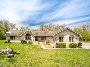 170 Municipal Dr, Bloomsbury, NJ 08804