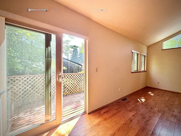 14124 Phinney Ave N — Photo 24