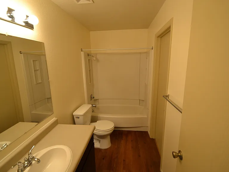 233 E Hill Ave #3 — Photo 6