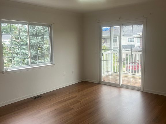 5th image of 5567 Acorn Ln