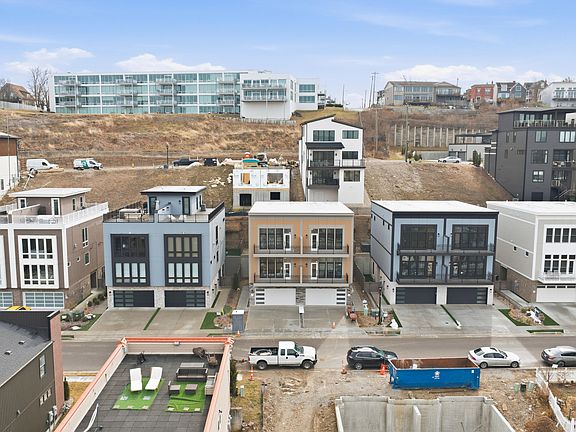2nd image of 100 W 13th St