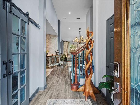 5th image of 130 S Millport Cir