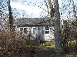 1050 Smith Rd, Peconic, NY 11958