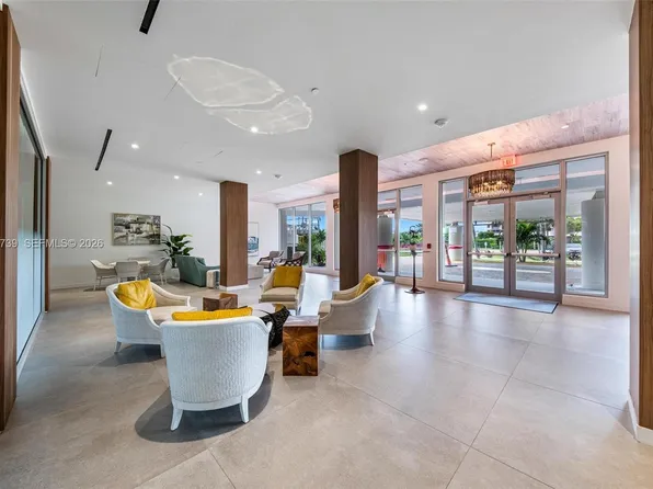 320 Seaview Ct #2-1207, Marco Island, FL 34145