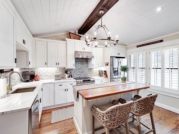 3rd image of 43 Carriage House #43