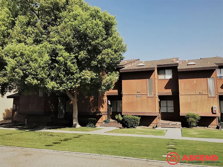 2531 Olive Street — Photo 11