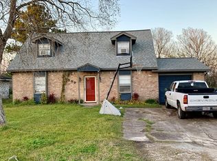 1339 Fair Dr, Angleton, TX 77515