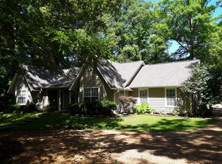 202 Springwood Dr, Terry, MS 39170