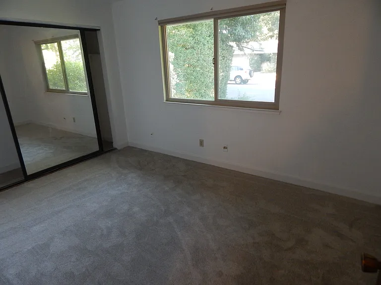 3339 Laguna Ave — Photo 19