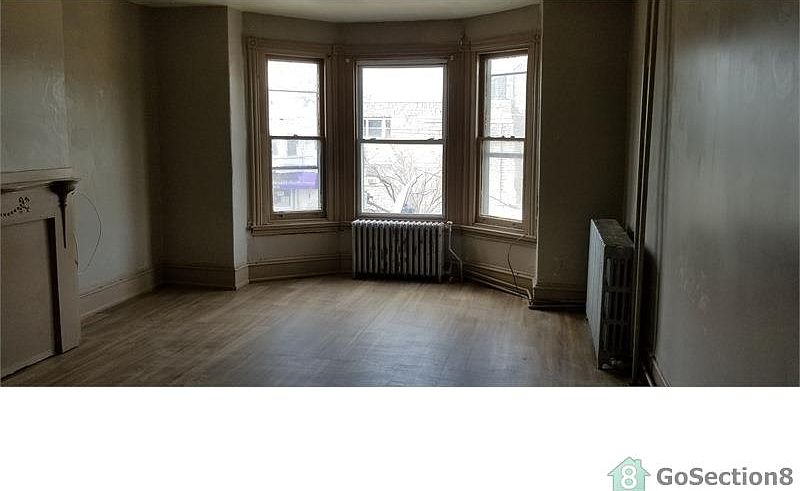 1st image of 6604 Woodland Ave APT 2