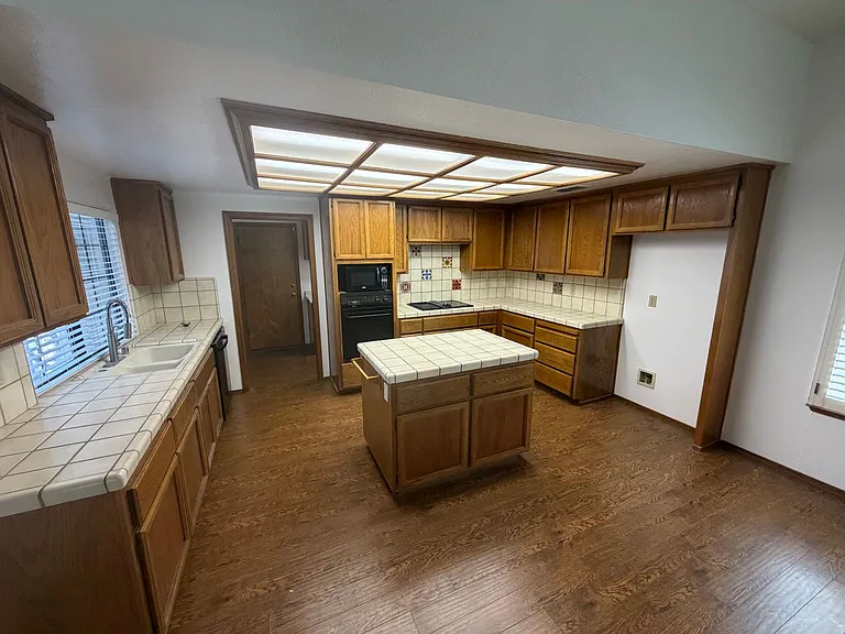 11674 Prospect Hill Dr — Photo 11