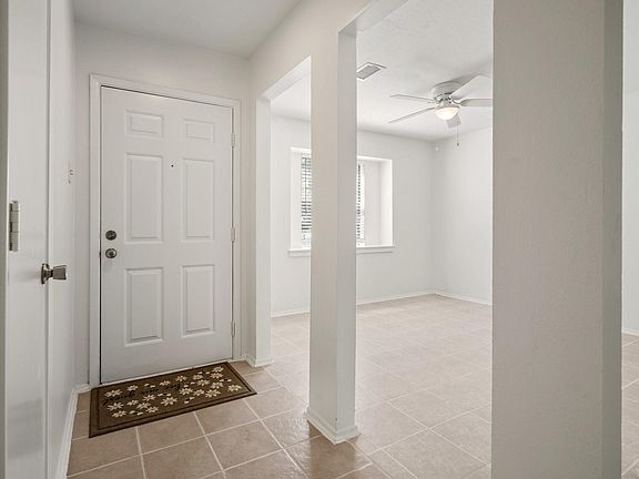 4th image of 72 Oldstream Ct
