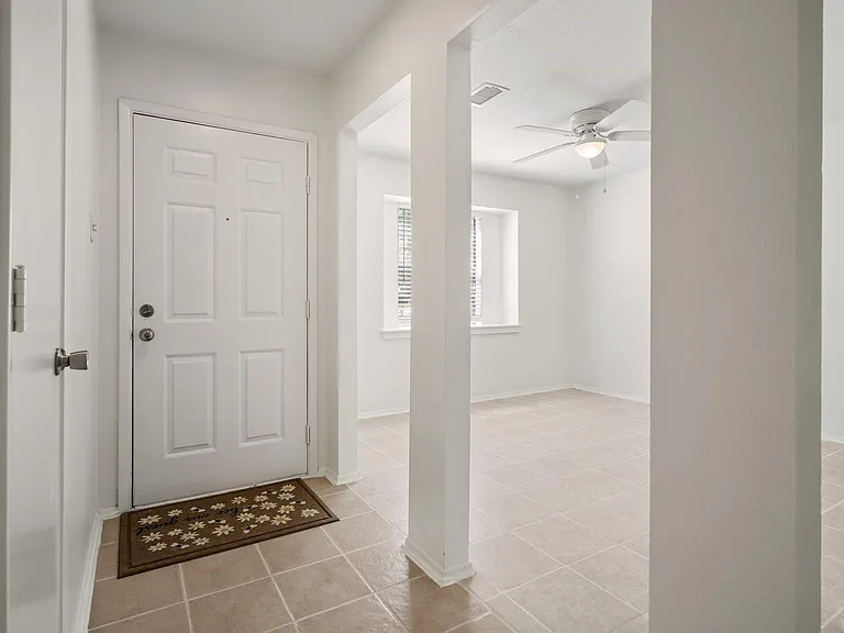 72 Oldstream Ct — Photo 4