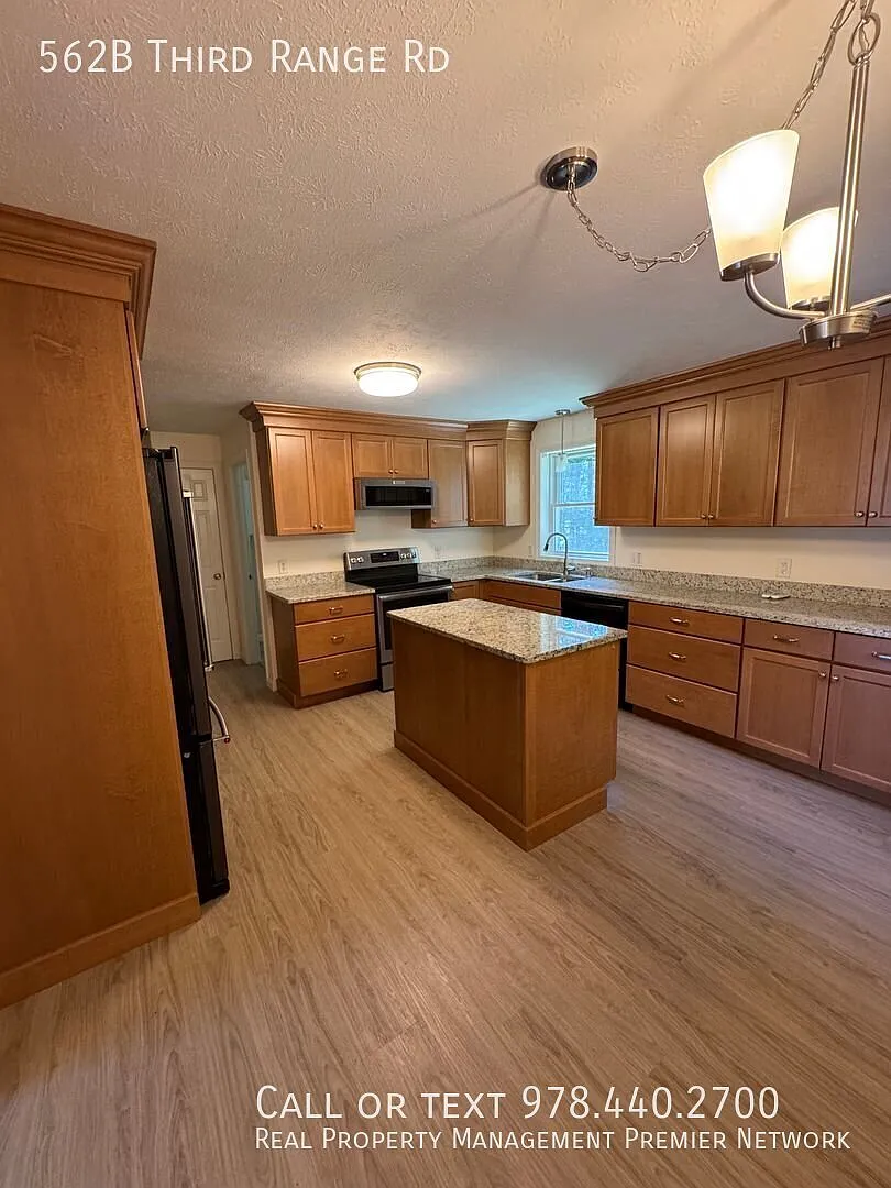 2 Bedroom in Pembroke — Photo 2