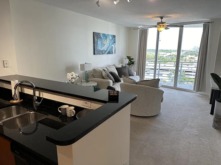 1551 N Flagler Dr #1106 — Photo 4
