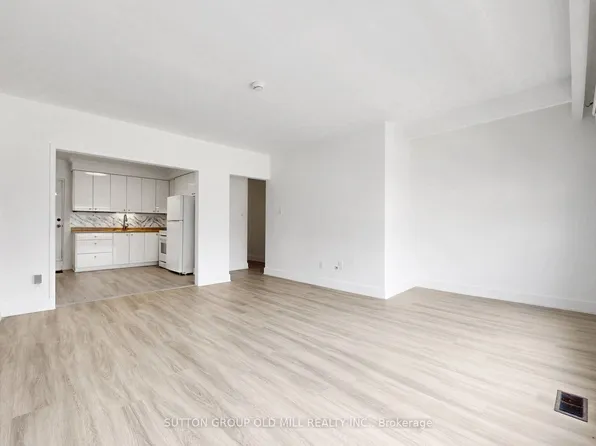 809A Saint Clair Ave W, Toronto, ON