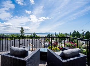 976 Parker St, White Rock, BC V4B 4R4