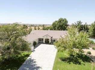 19520 Capay Ct, Apple Valley, CA 92308