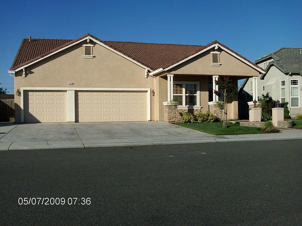 1st image of 1933 Flora Vista Dr