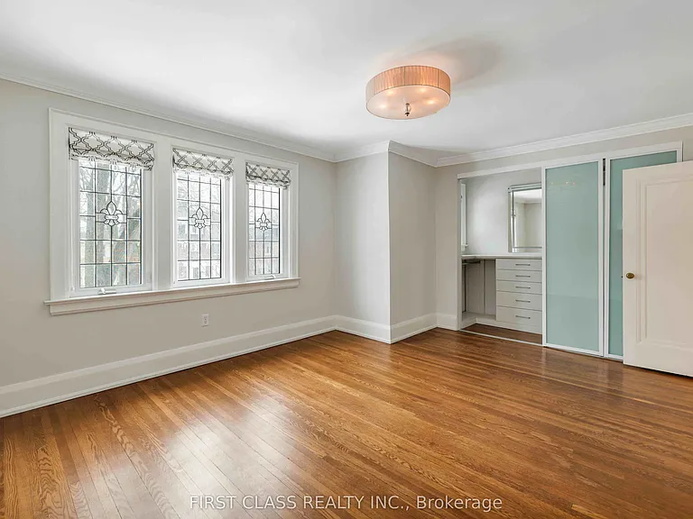 80 Douglas Dr — Photo 24