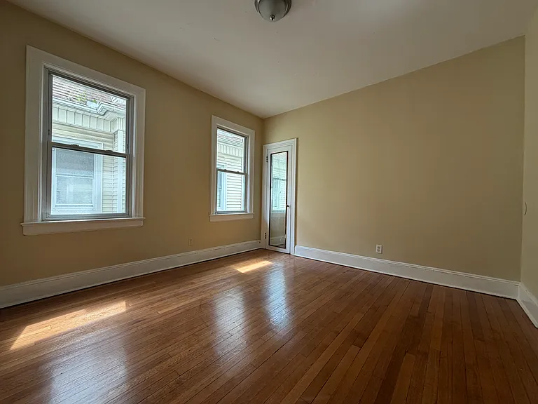 669-671 Capitol Ave #2 — Photo 3