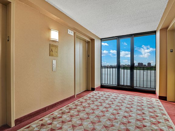 4th image of 25-40 Shore Blvd #6C1