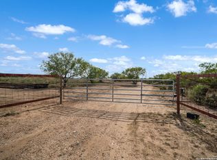 5530 Blackhill Rd, Floresville, TX 78114