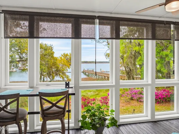 10 Riverwind Dr, Port Royal, SC 29935