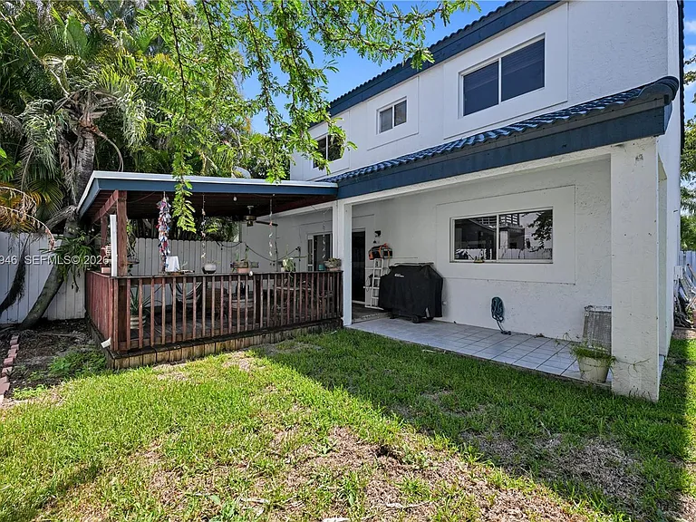 21150 NE 3rd Ave — Photo 34