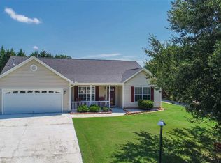 9 Country Knolls Dr, Greer, SC 29651