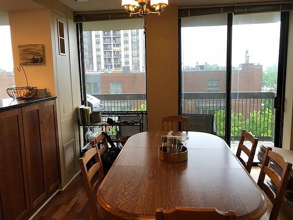 3rd image of 1660 N La Salle St #511