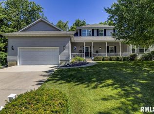 2301 Shabbona Dr, Springfield, IL 62702