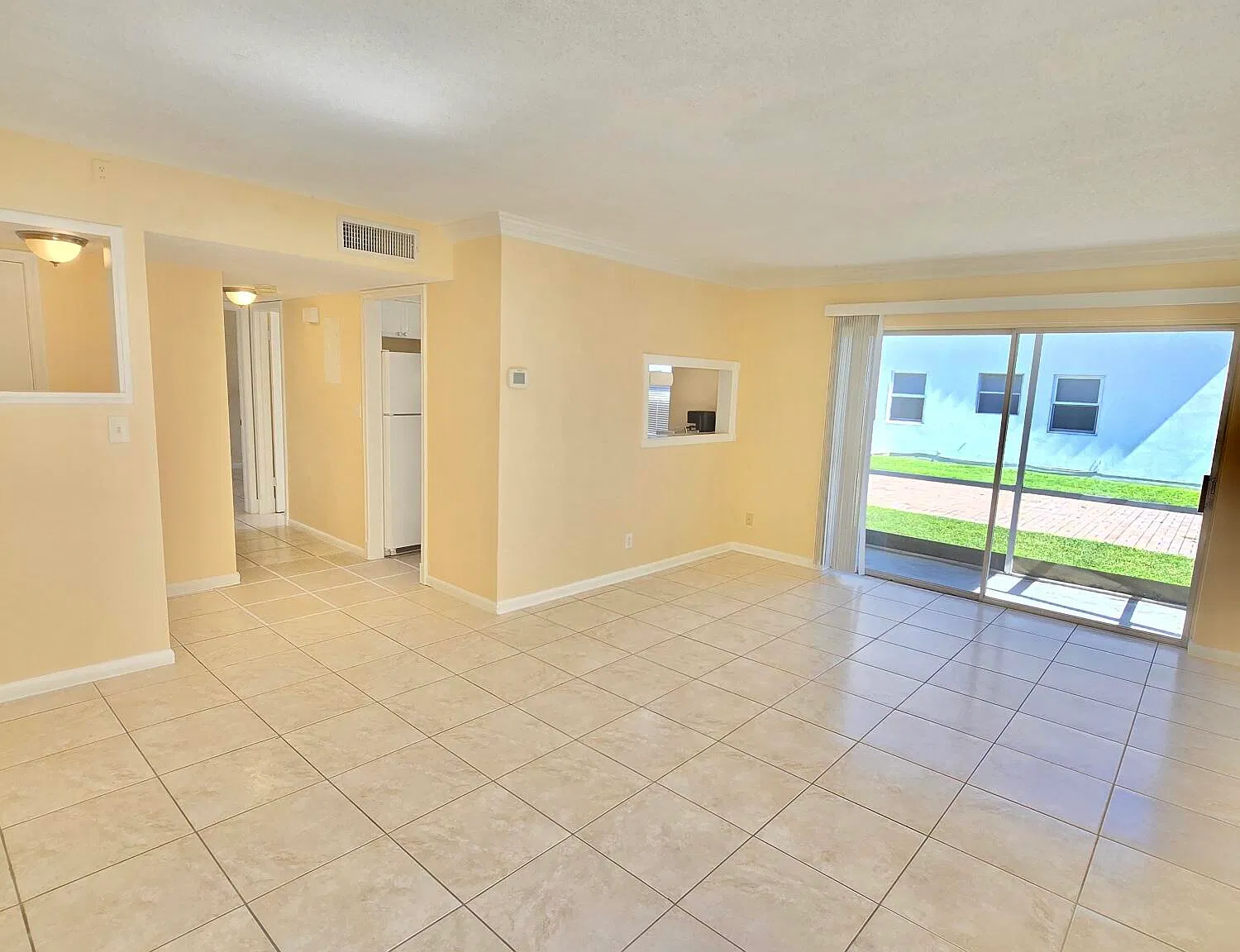 1 bed, 1.0 bath, 740 sqft, $1,550 — Photo 2
