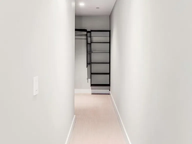 420 Bay St #A — Photo 8