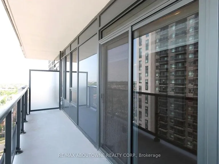 5105 Hurontario St #1410 — Photo 18