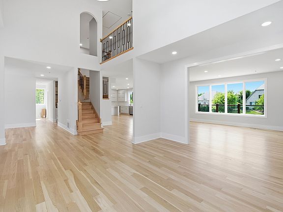 5th image of 7234 Roxbury Ct