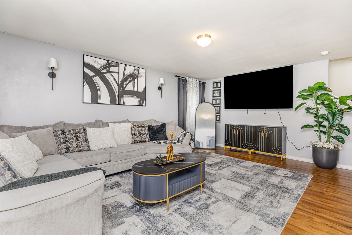 next background image