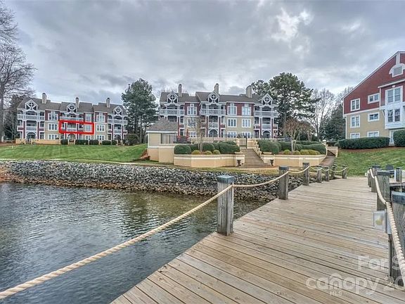 3rd image of 844 Southwest Dr