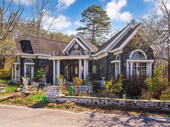 2nd image of 1303 Springview Dr